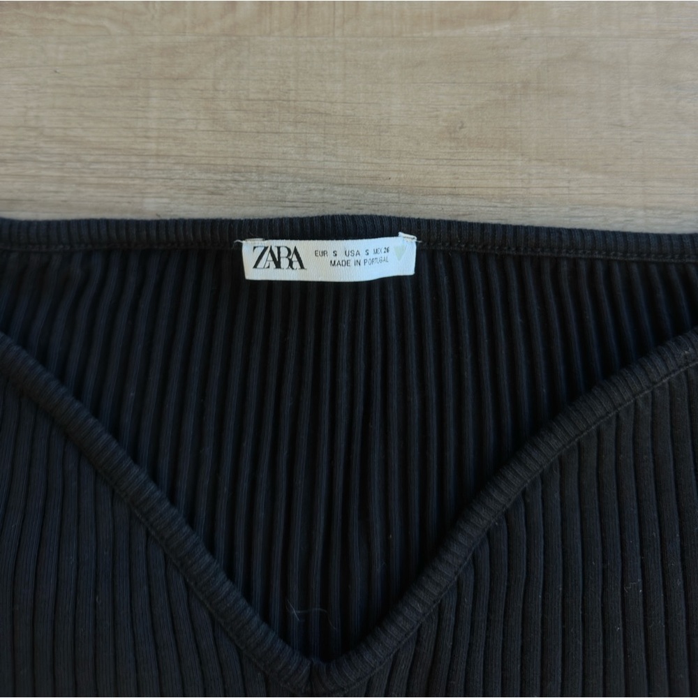 Zara Black Ribbed Off-Shoulder Crop Top - Picture 2 of 3
